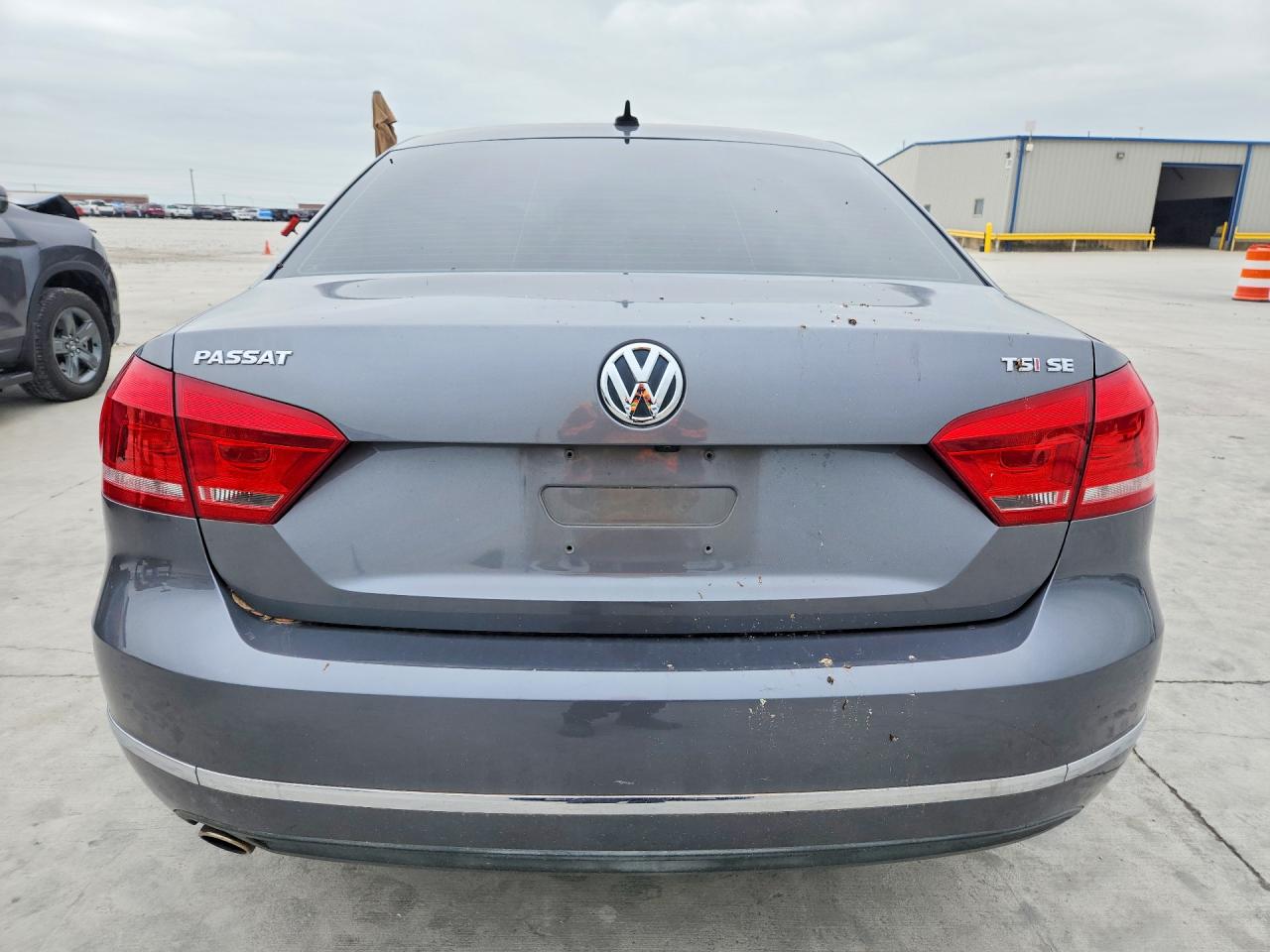 2015 VOLKSWAGEN PASSAT SE photo 11