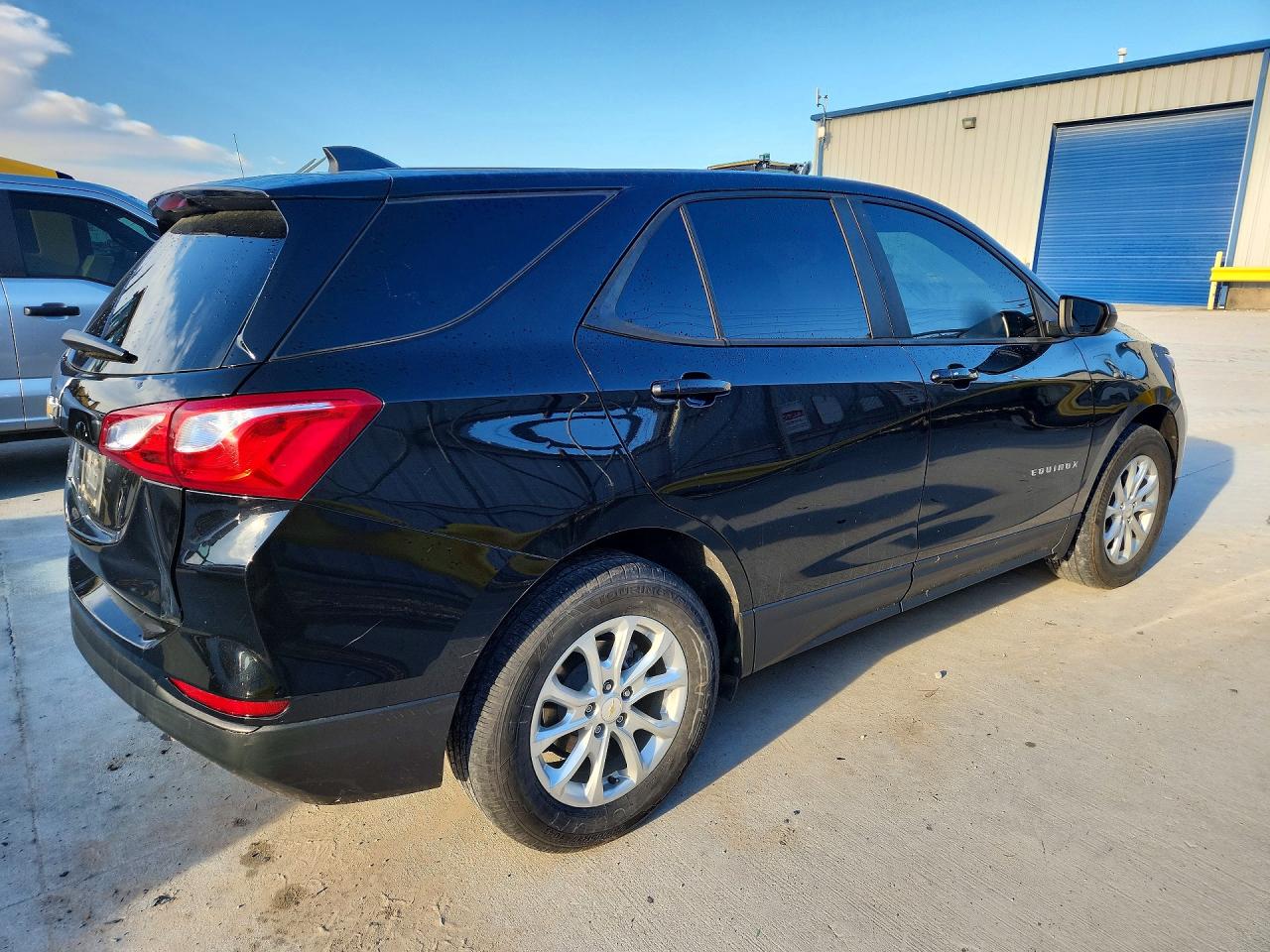 2021 CHEVROLET EQUINOX LS photo 3
