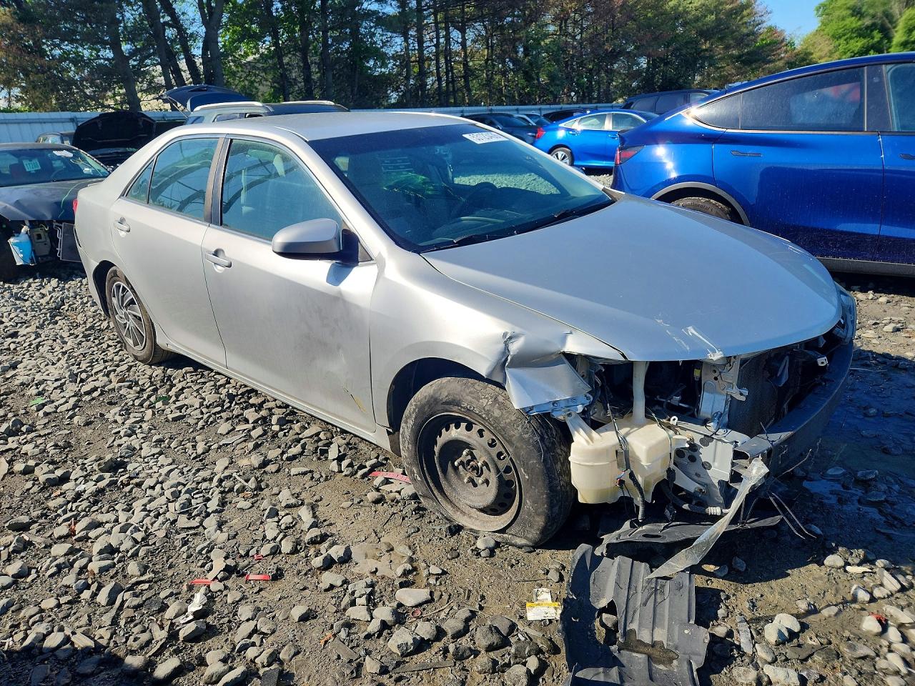 2014 TOYOTA CAMRY LE photo 10