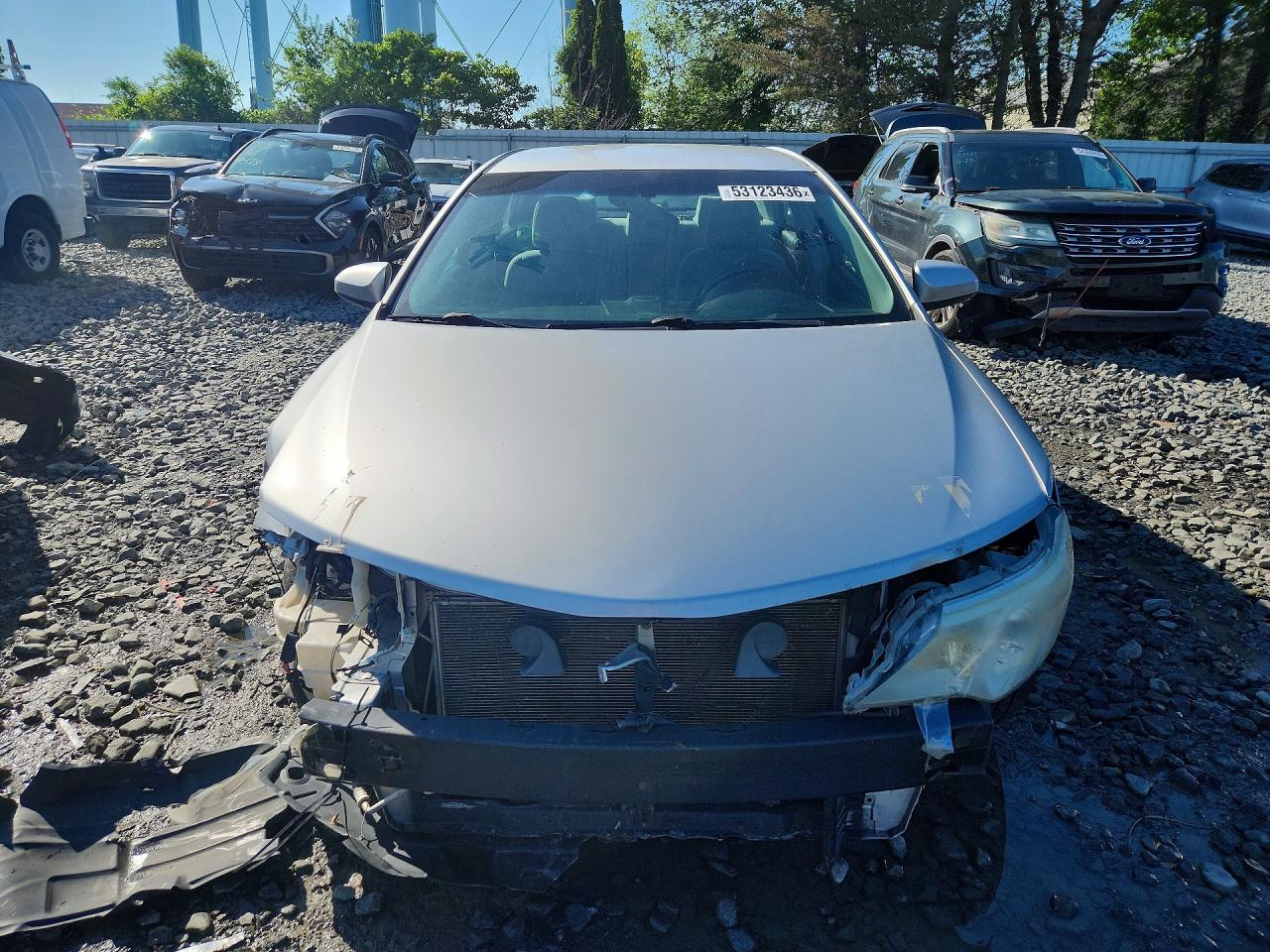2014 TOYOTA CAMRY LE photo 13