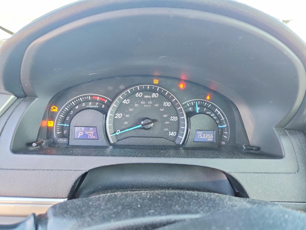 2014 TOYOTA CAMRY LE photo 25