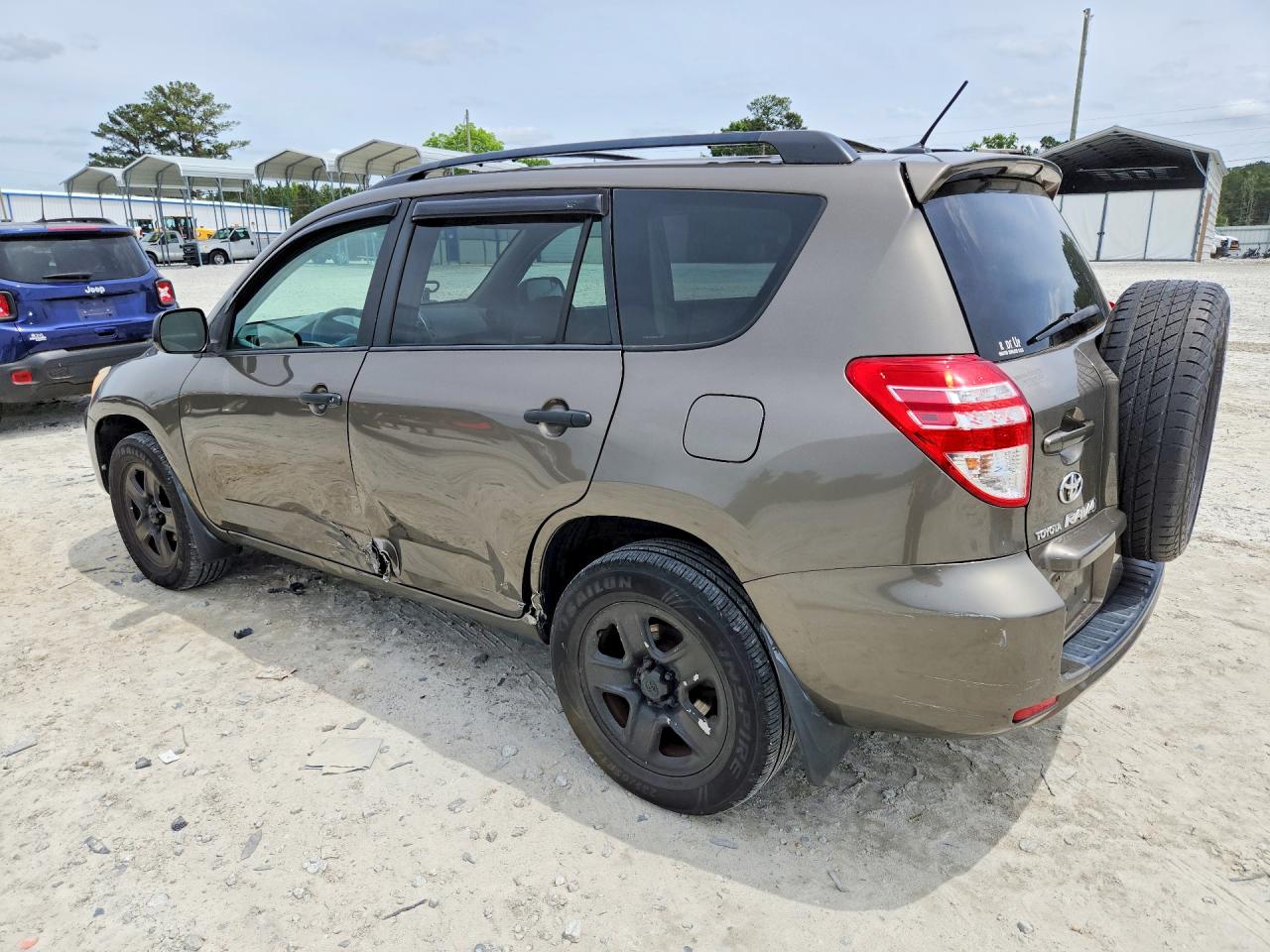 2010 TOYOTA RAV4 BASE photo 3