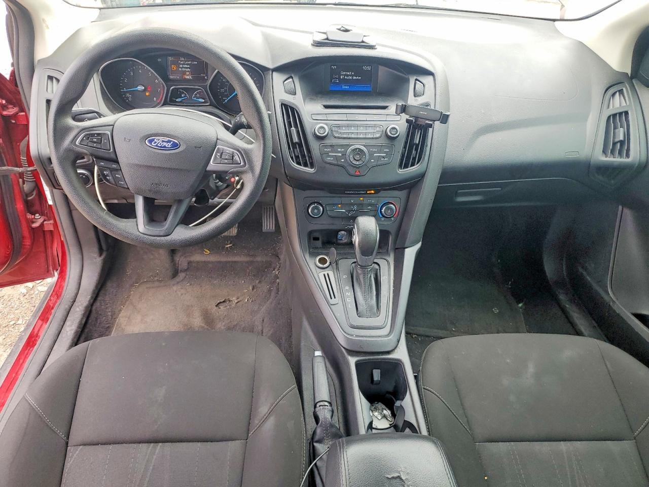 2017 FORD FOCUS SE photo 8