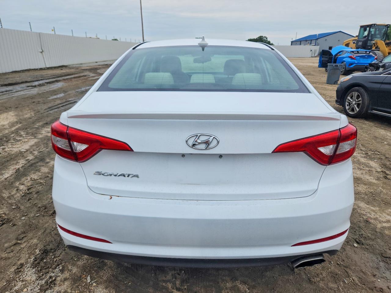 2015 HYUNDAI SONATA SE photo 16