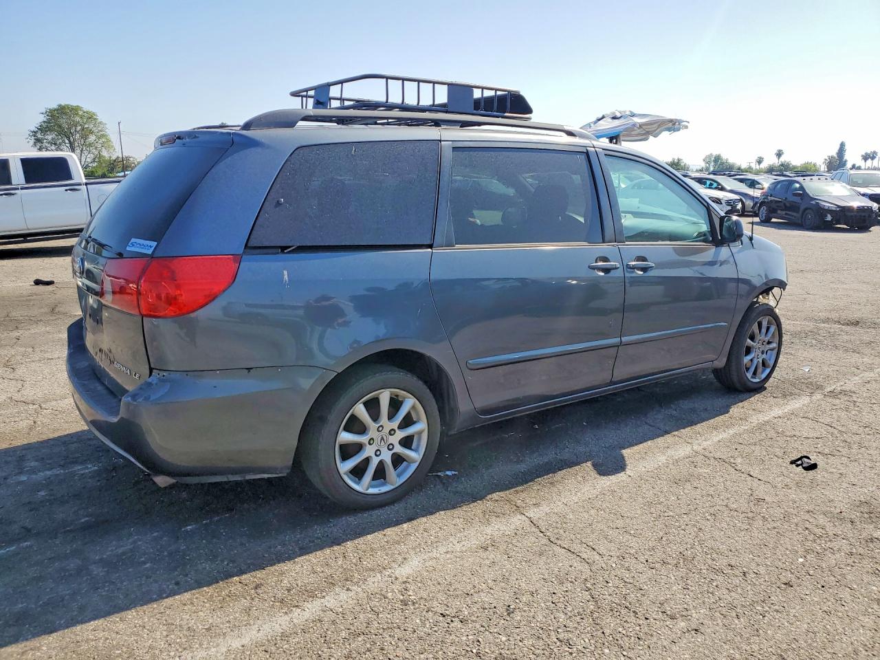 2006 TOYOTA SIENNA photo 5