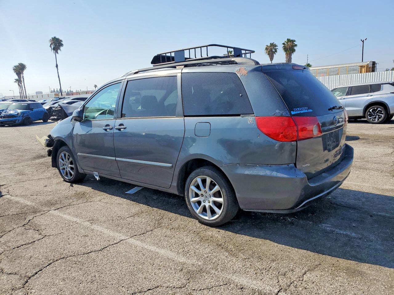 2006 TOYOTA SIENNA photo 3