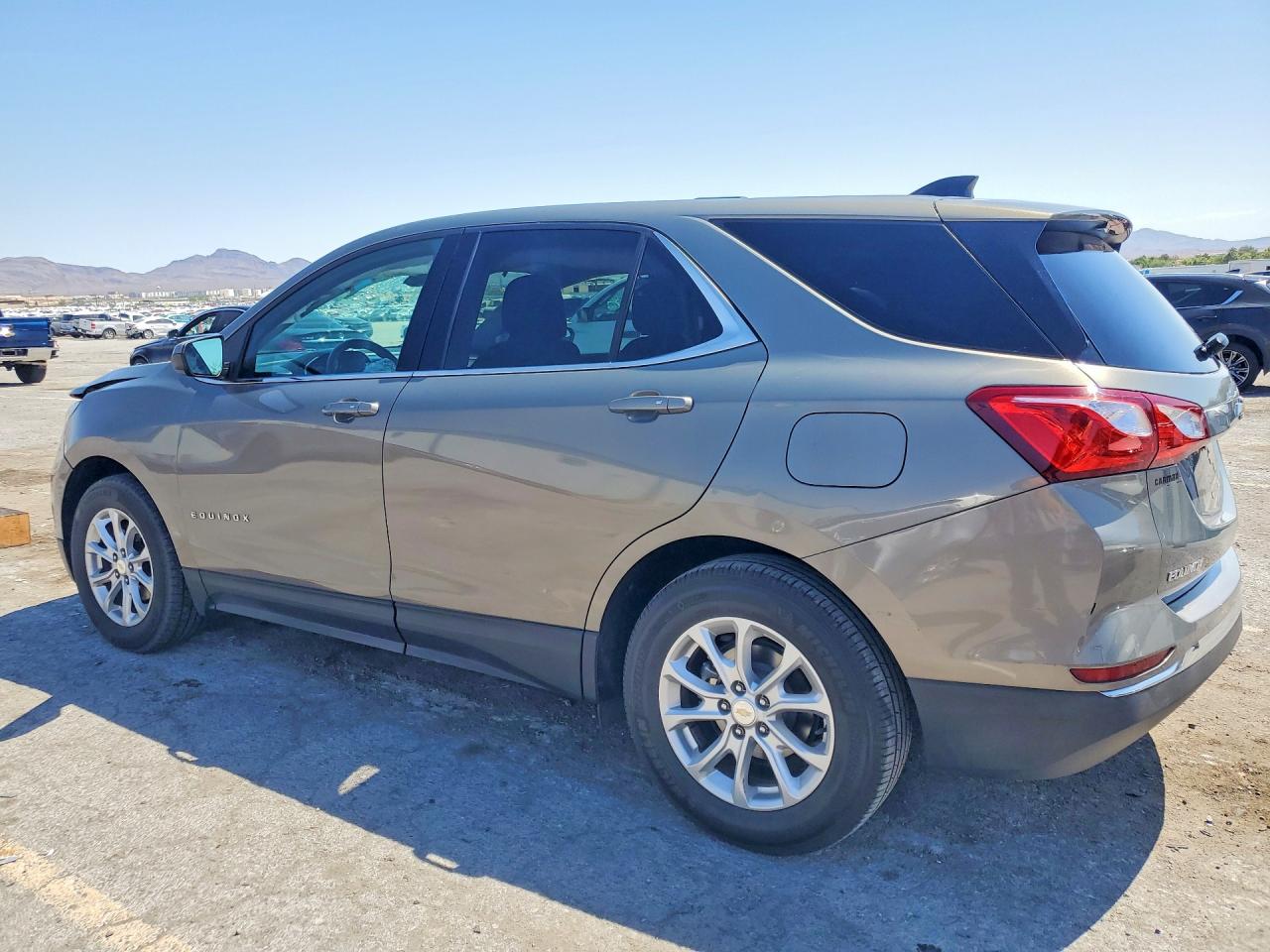 2018 CHEVROLET EQUINOX LT photo 4