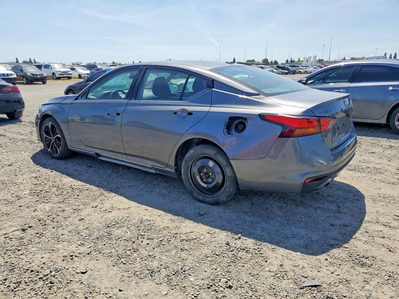 2024 NISSAN ALTIMA SR photo 2