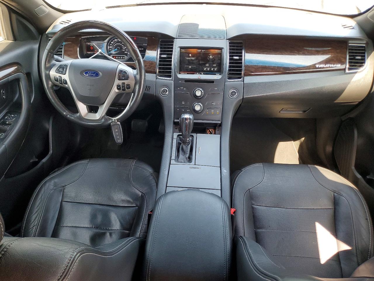 2015 FORD TAURUS photo 15