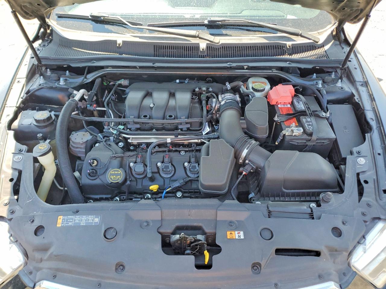 2015 FORD TAURUS photo 21
