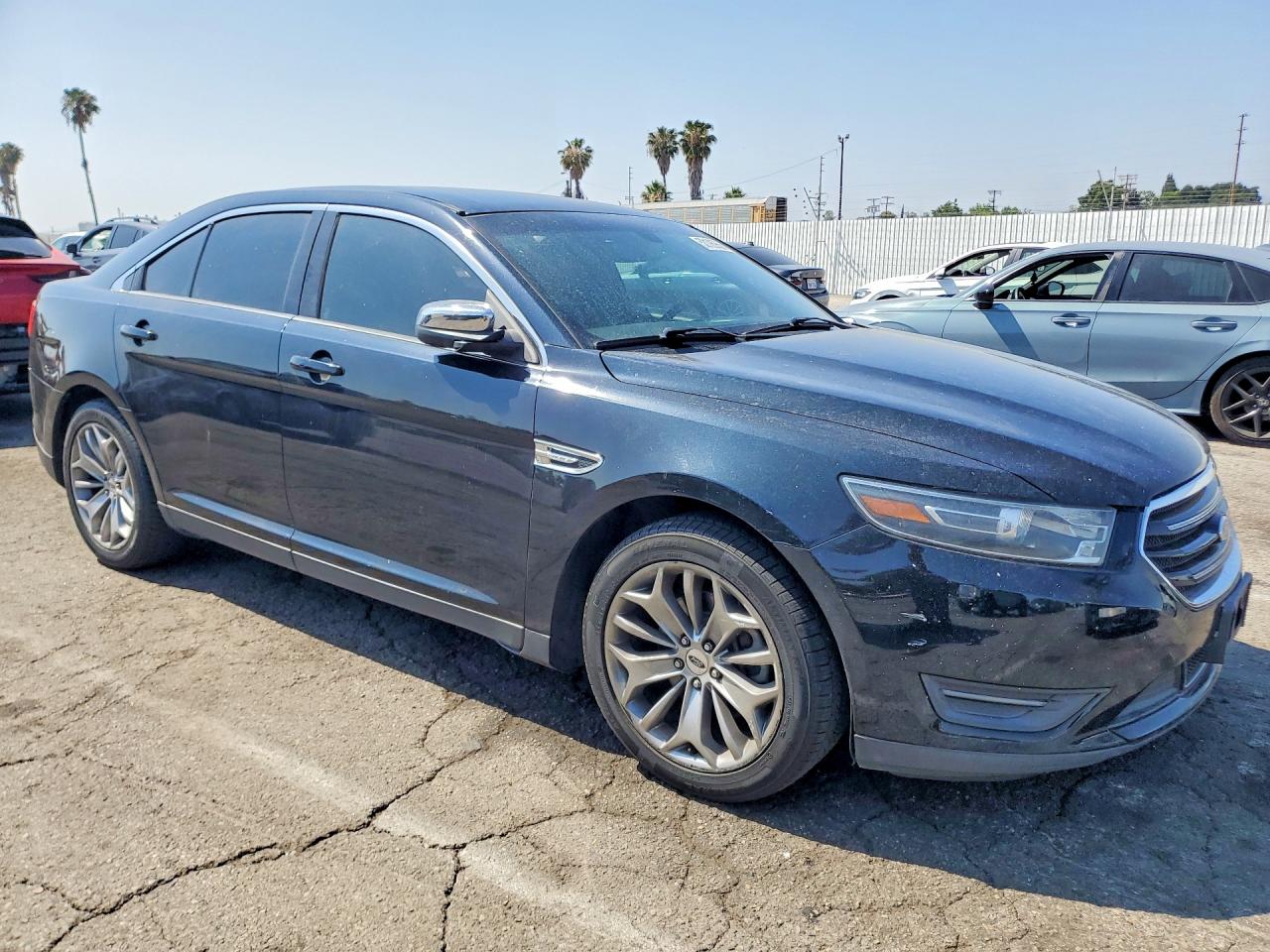 2015 FORD TAURUS photo 7