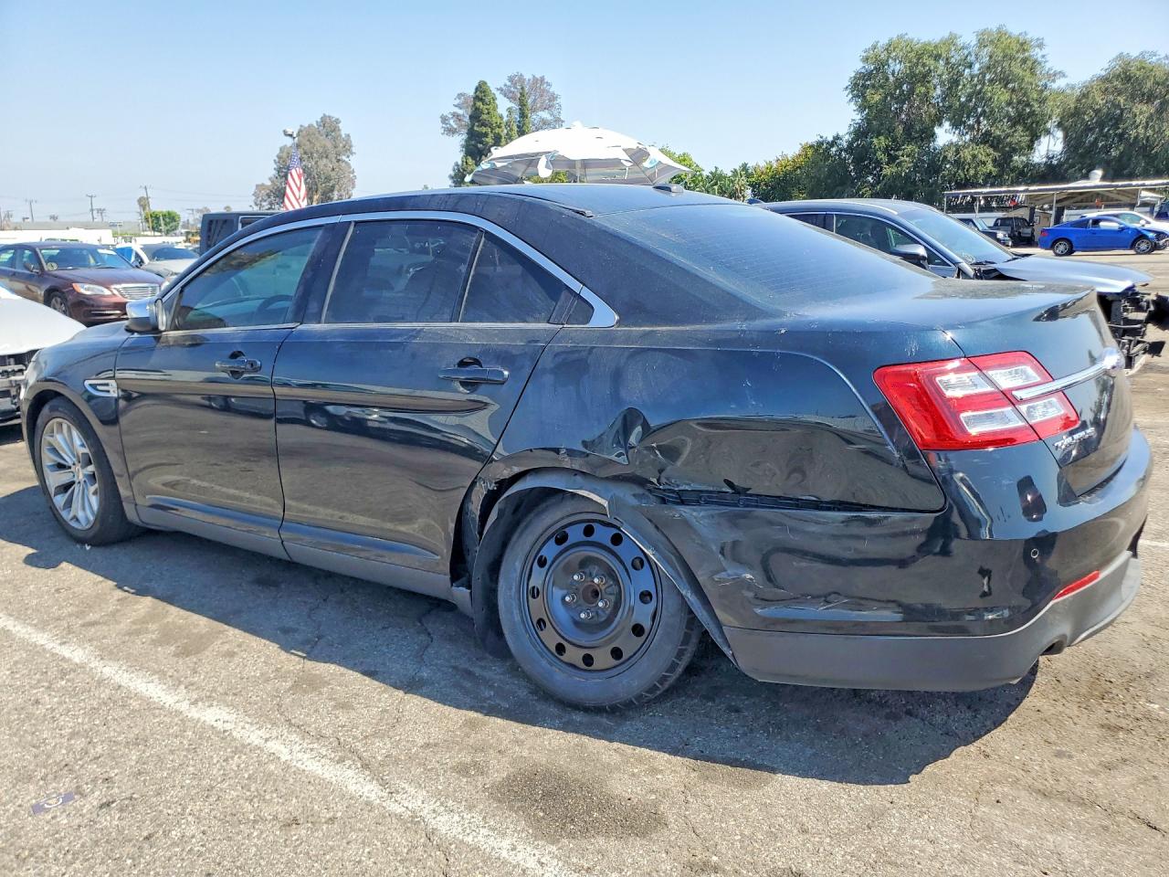 2015 FORD TAURUS photo 3