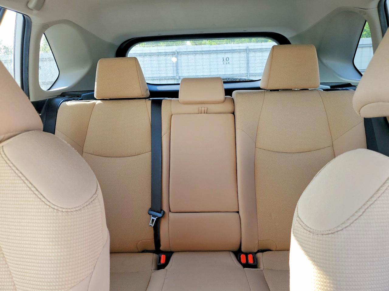 2021 TOYOTA RAV4 LE photo 28