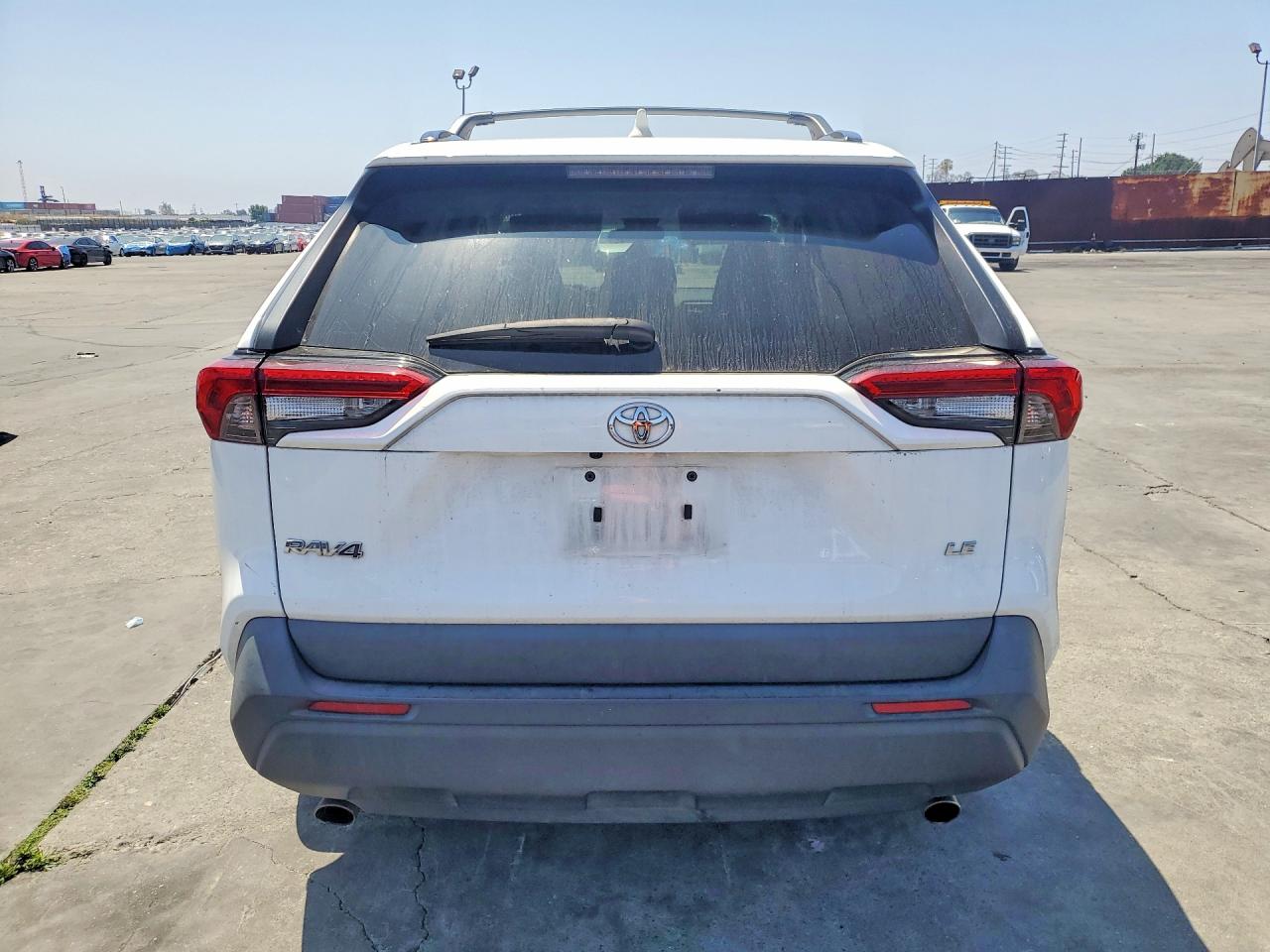 2021 TOYOTA RAV4 LE photo 16