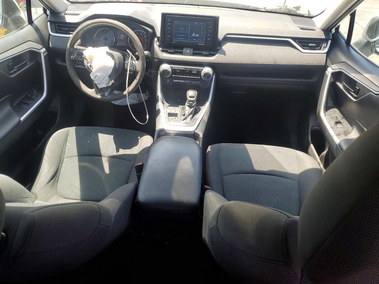 2021 TOYOTA RAV4 LE photo 22