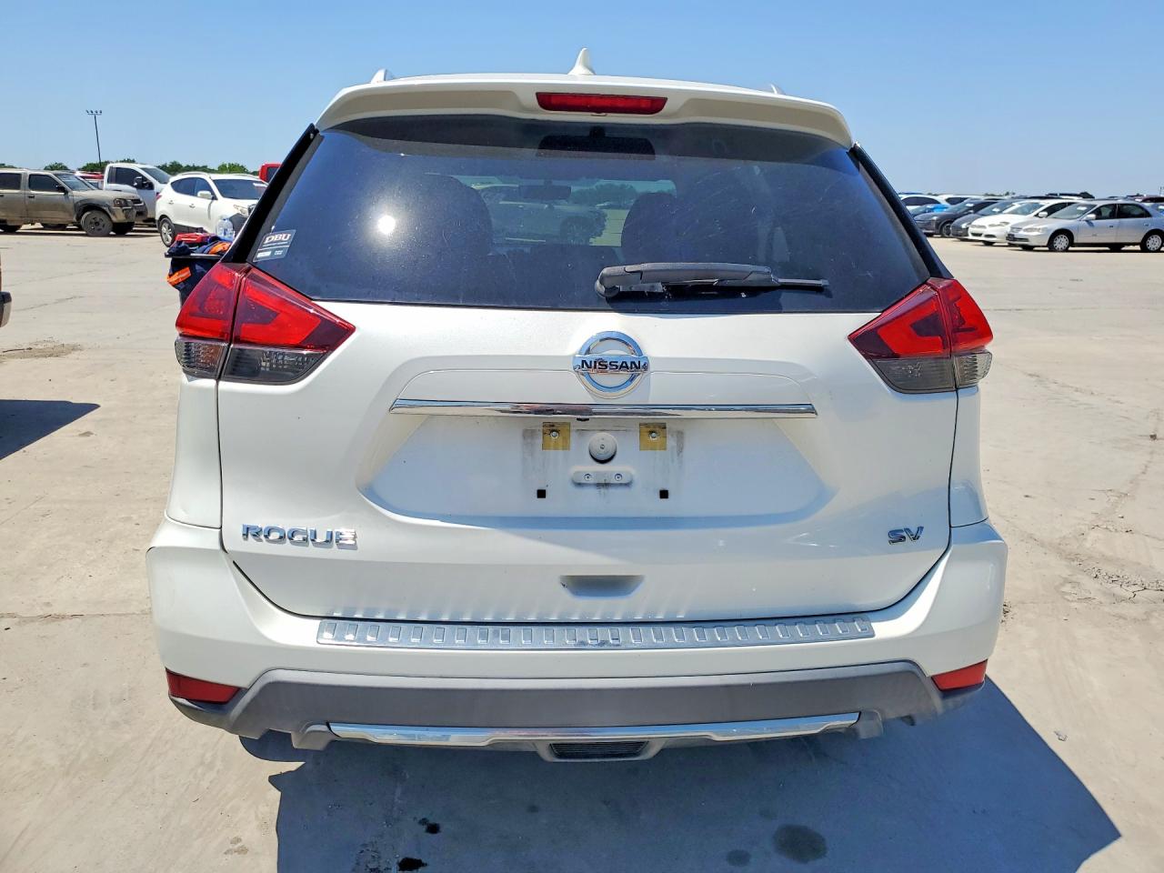 2018 NISSAN ROGUE SV photo 16