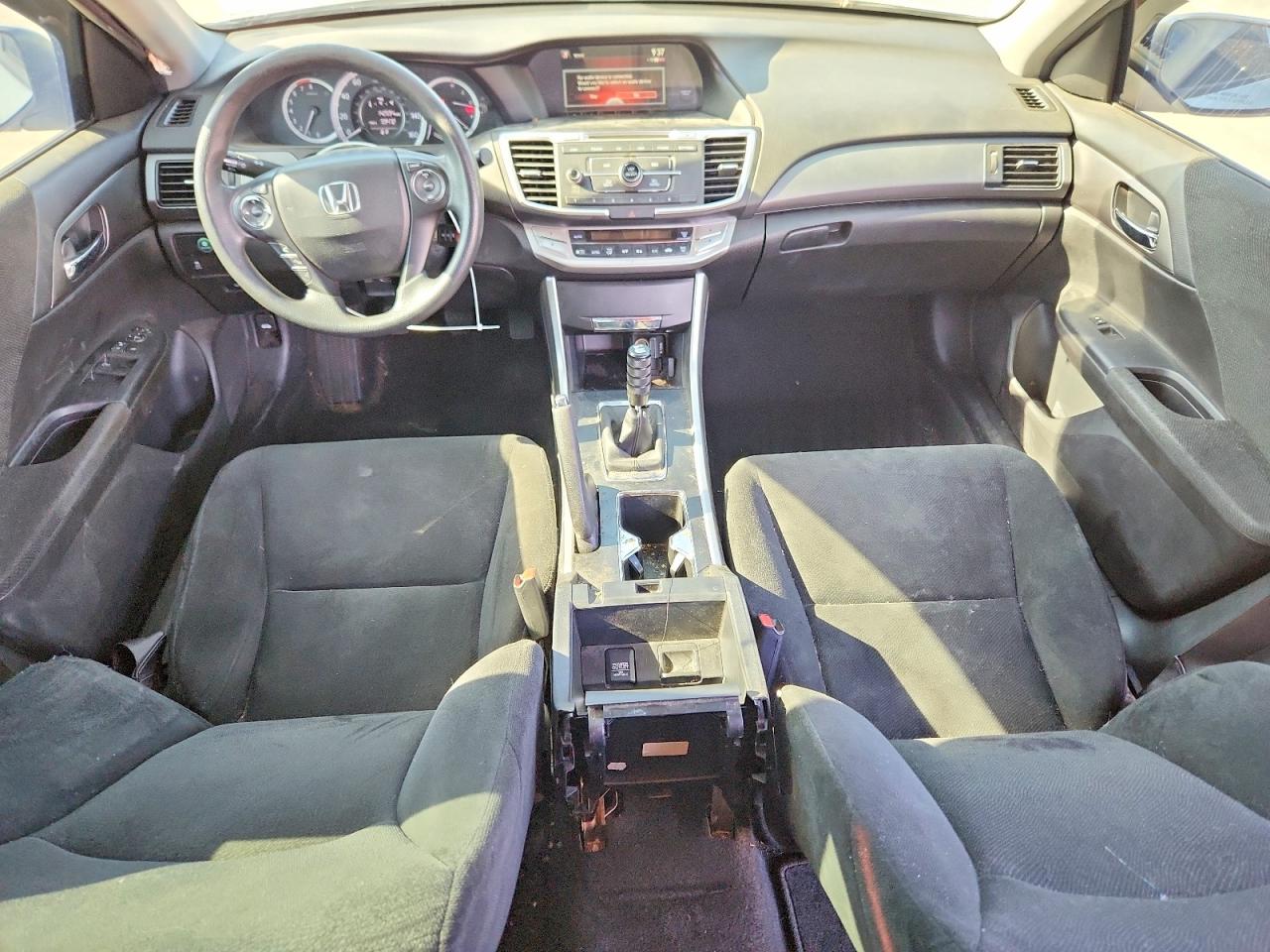2013 HONDA ACCORD LX photo 22