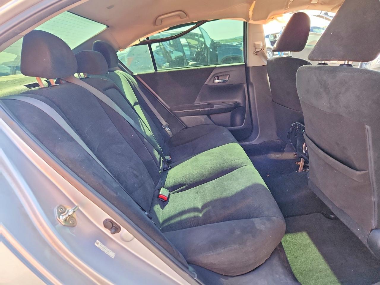 2013 HONDA ACCORD LX photo 31