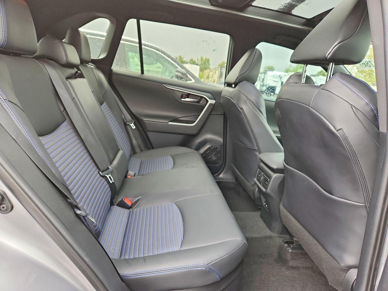 2021 TOYOTA RAV4 XSE photo 19