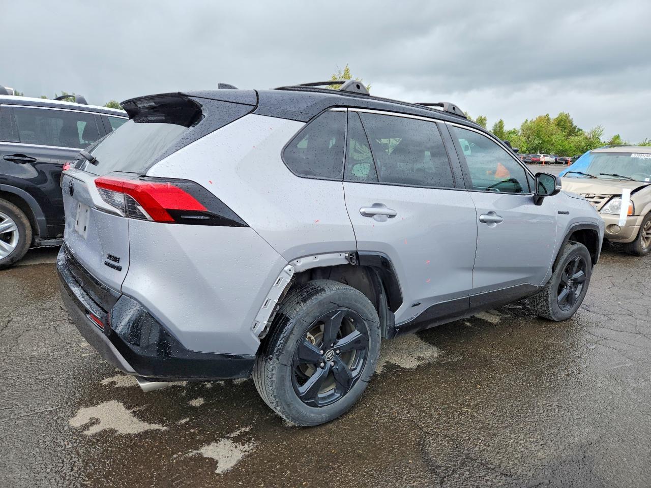 2021 TOYOTA RAV4 XSE photo 5