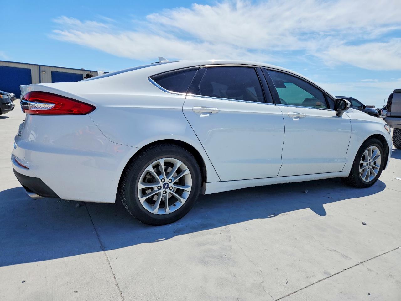 2019 FORD FUSION SE photo 3