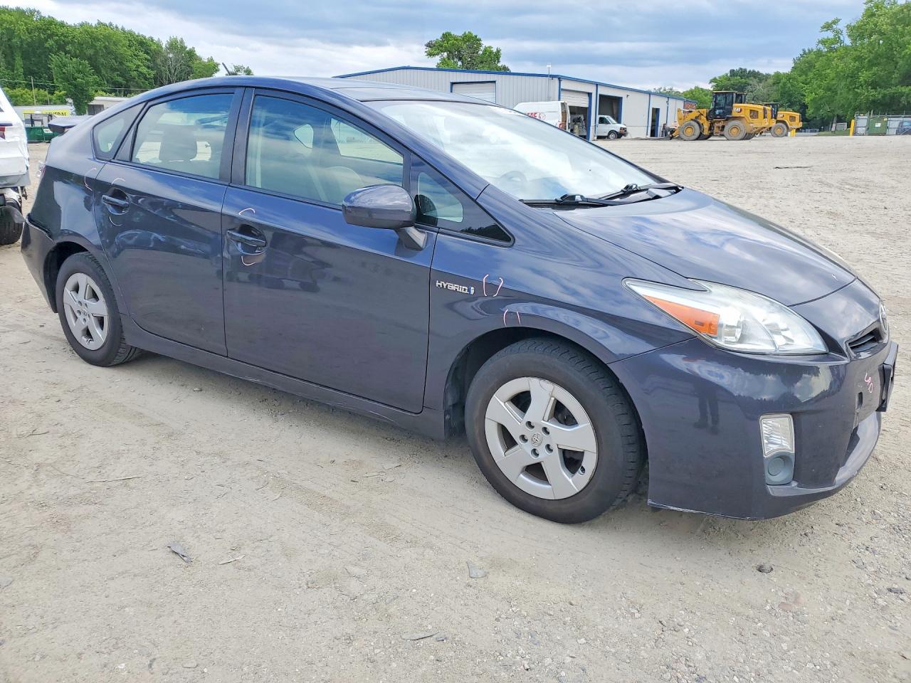 2011 TOYOTA PRIUS THREE photo 4