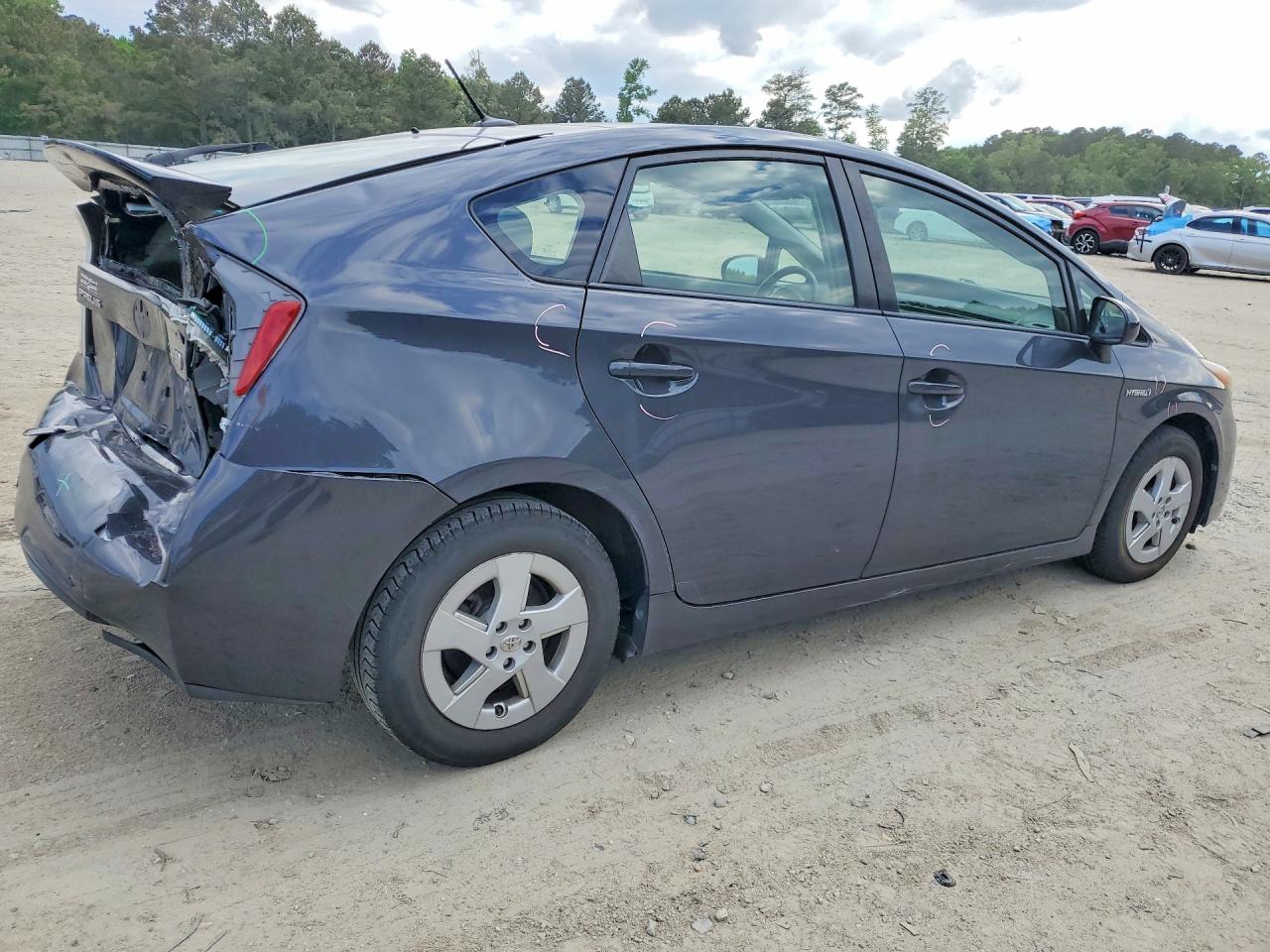 2011 TOYOTA PRIUS THREE photo 3