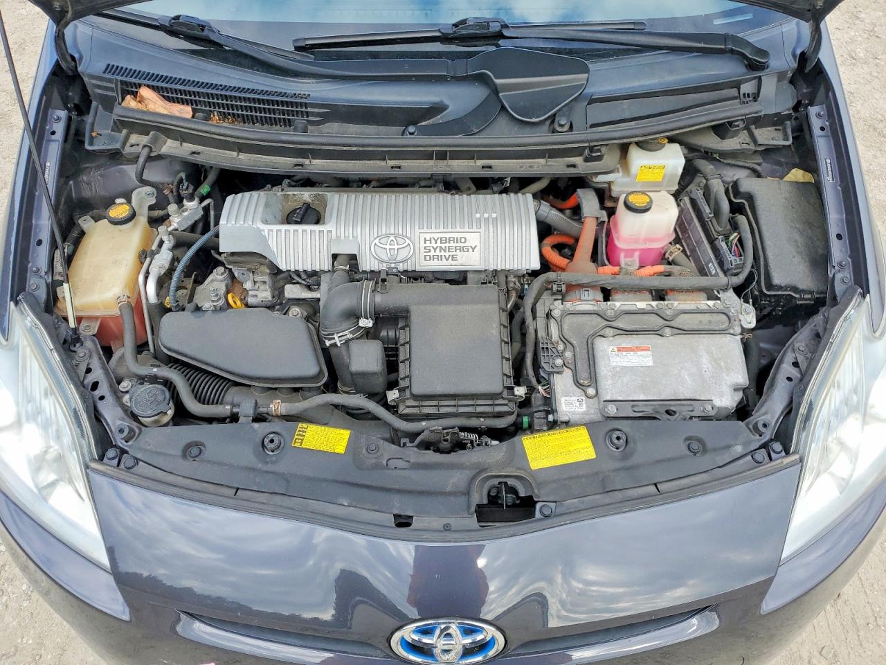2011 TOYOTA PRIUS THREE photo 11