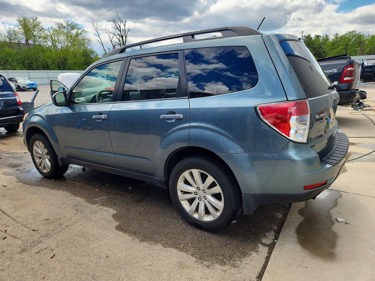2013 SUBARU FORESTER 2.5X PREMIUM photo 3