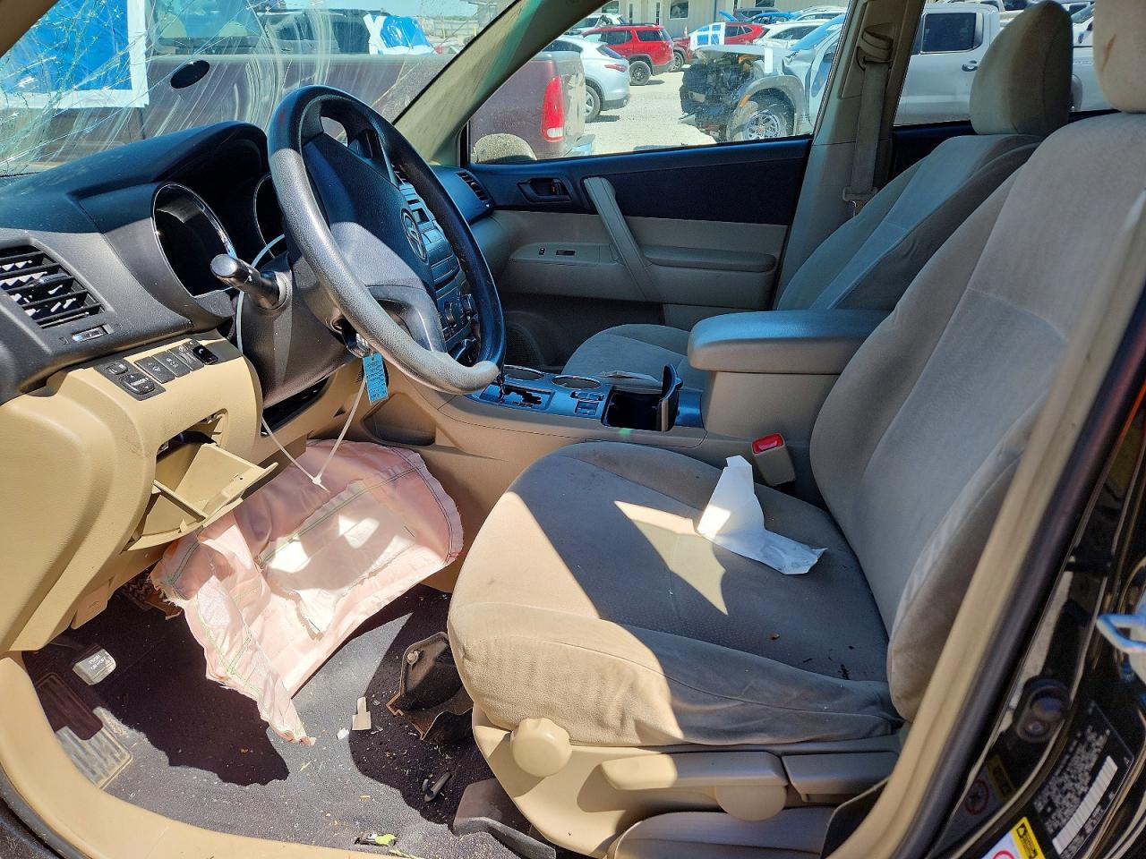 2011 TOYOTA HIGHLANDER BASE photo 19