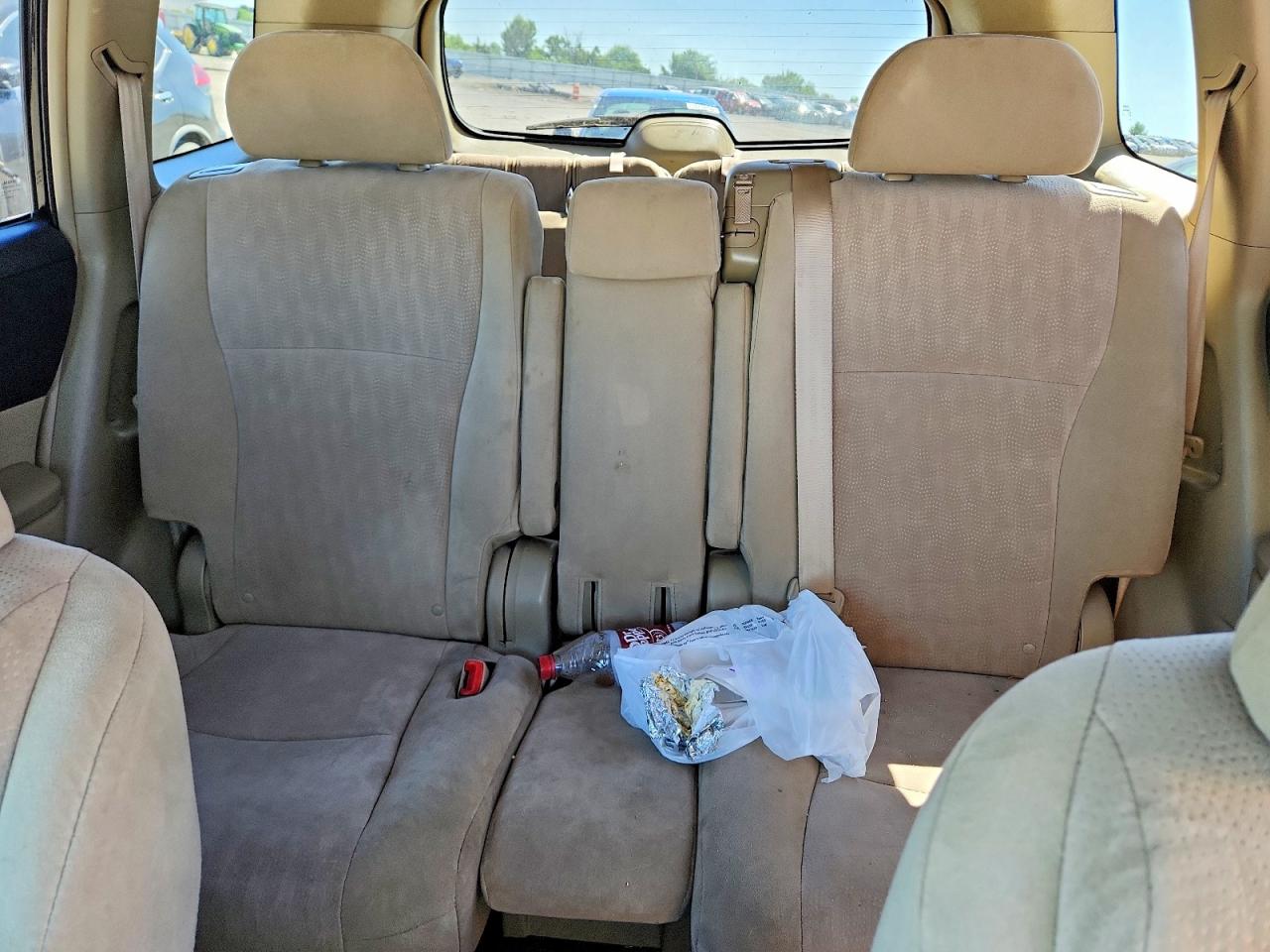 2011 TOYOTA HIGHLANDER BASE photo 28