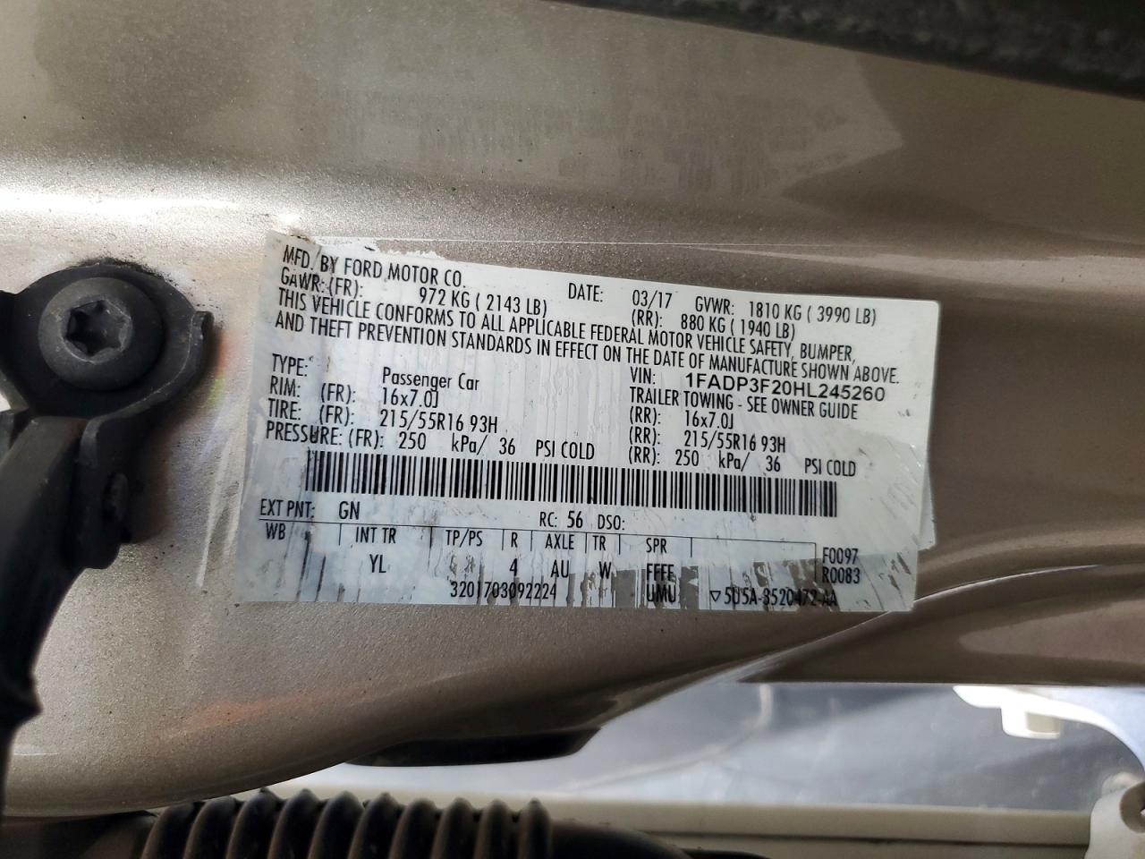2017 FORD FOCUS SE photo 34