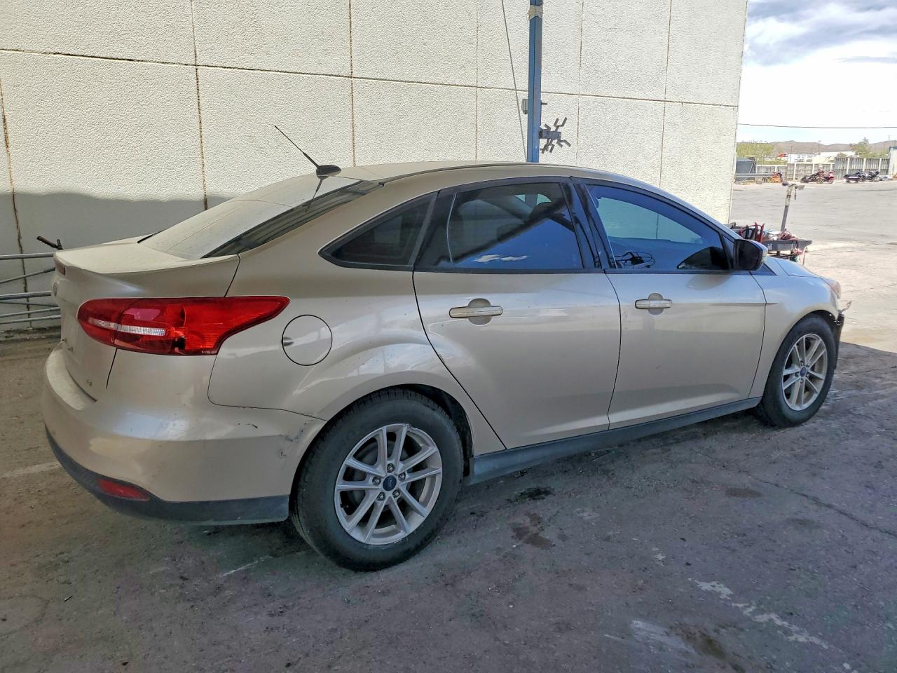 2017 FORD FOCUS SE photo 7