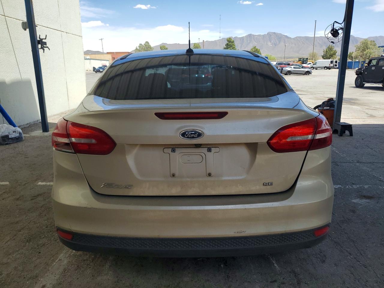 2017 FORD FOCUS SE photo 16