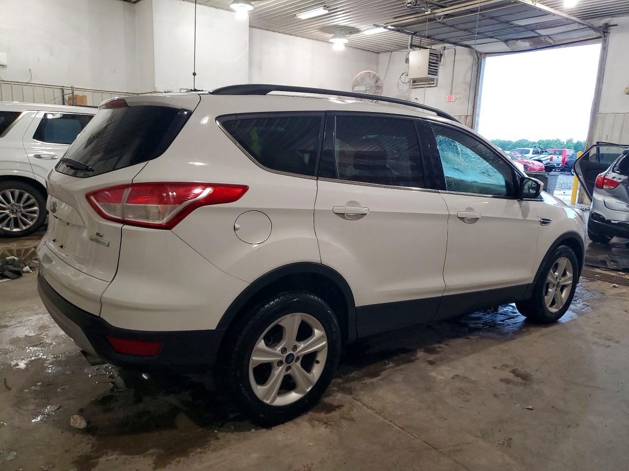 2016 FORD ESCAPE SE photo 3