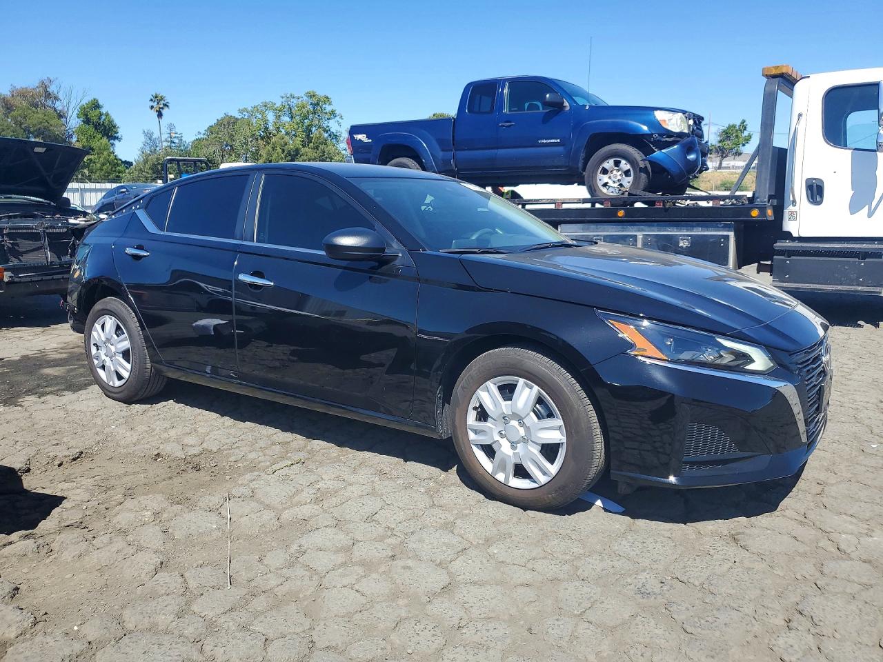 2025 NISSAN ALTIMA photo 4