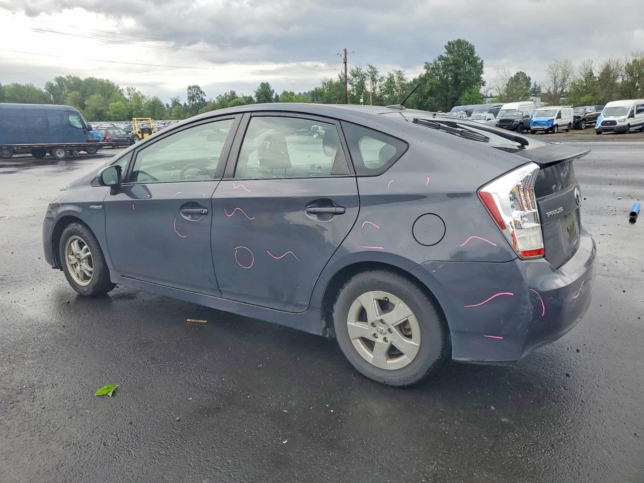 2010 TOYOTA PRIUS III photo 4