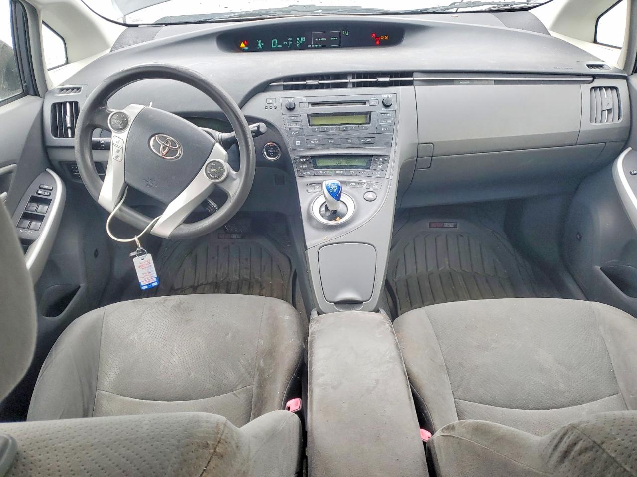 2010 TOYOTA PRIUS III photo 22