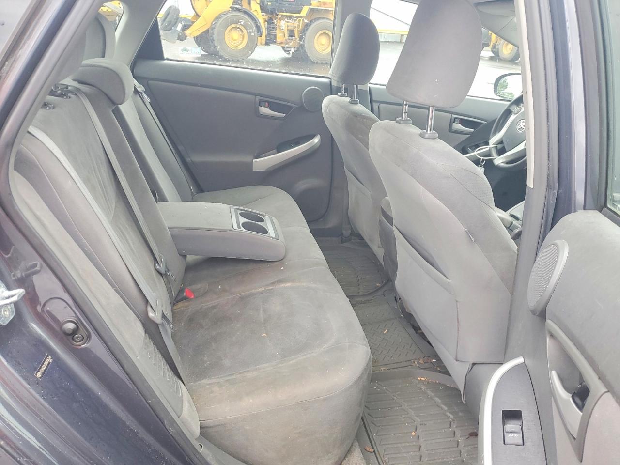 2010 TOYOTA PRIUS III photo 28