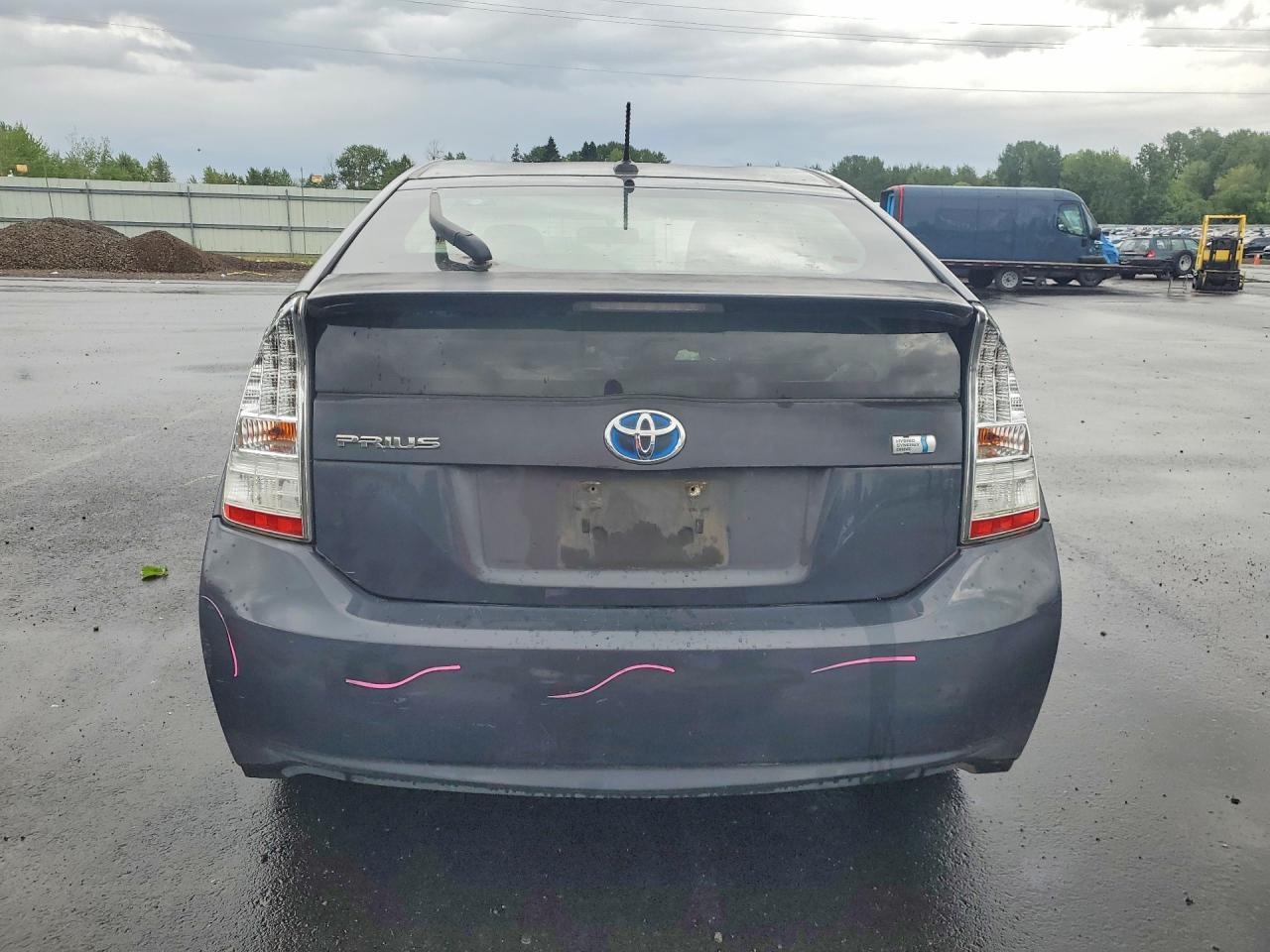 2010 TOYOTA PRIUS III photo 16