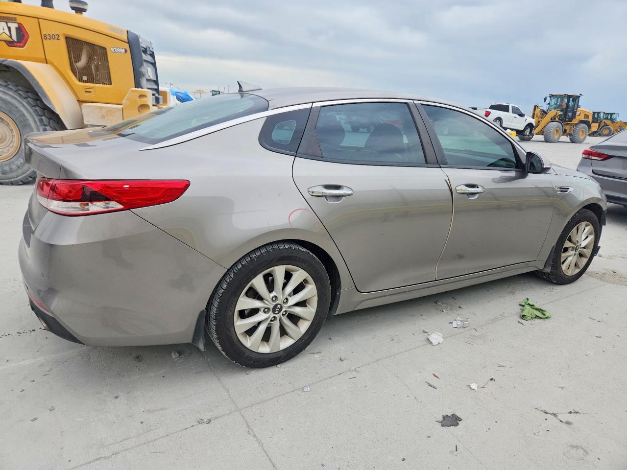 2018 KIA OPTIMA LX photo 7