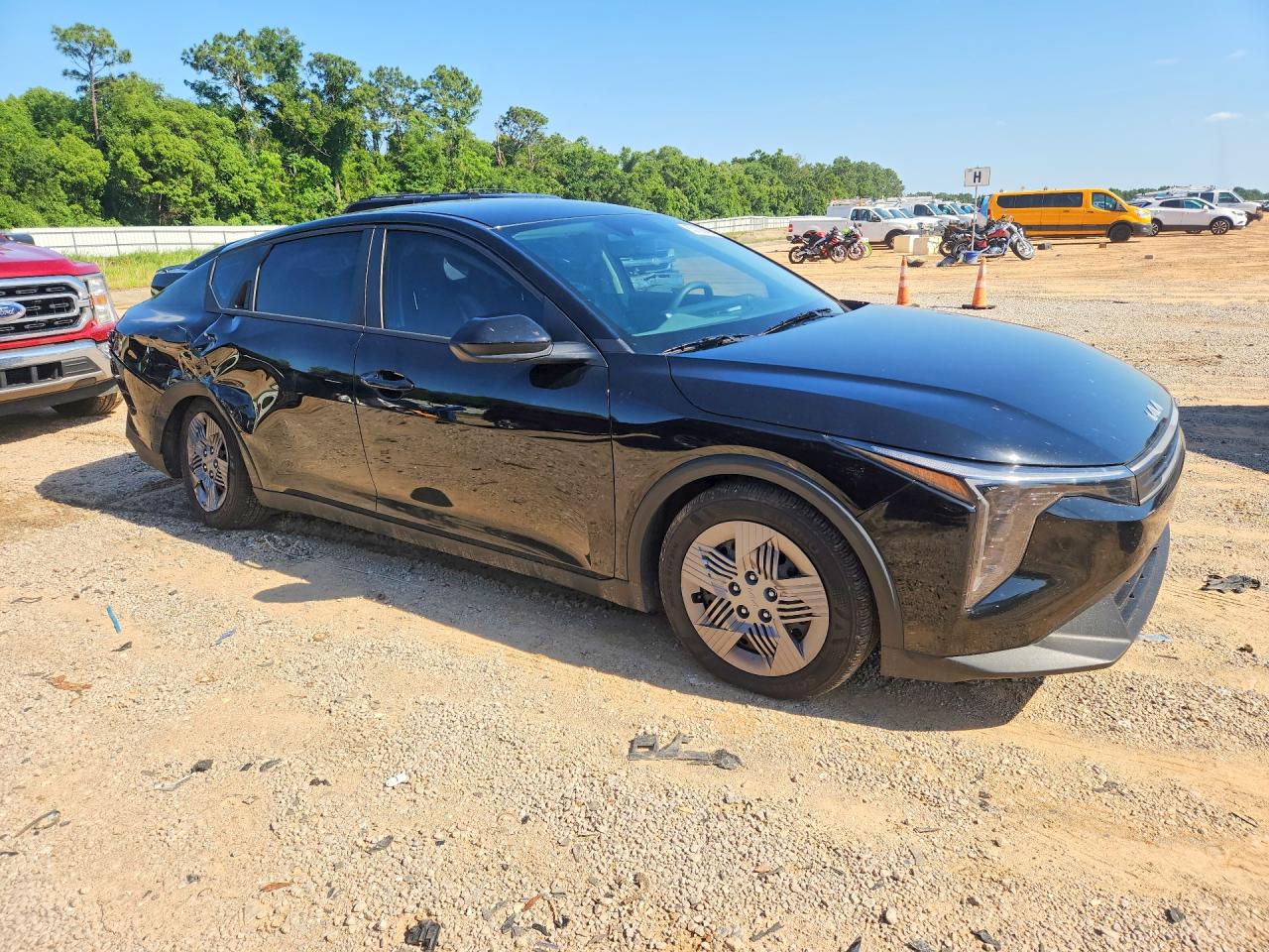 2025 KIA K4 LX photo 4