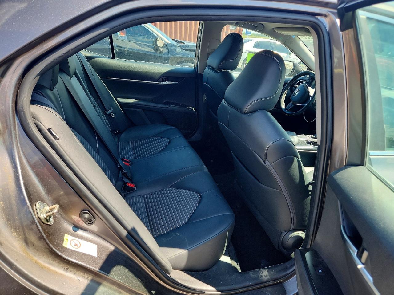 2018 TOYOTA CAMRY SE photo 19