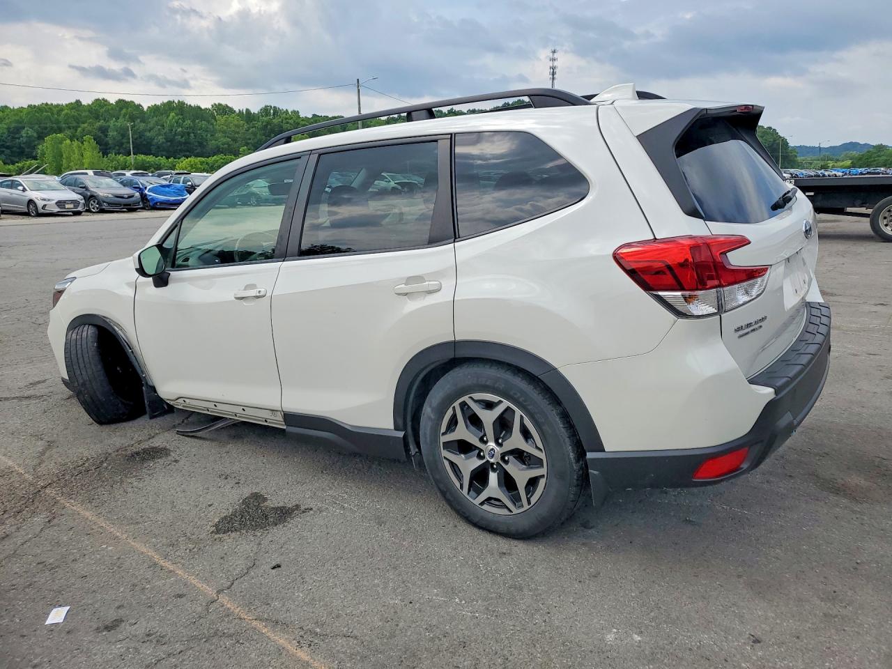 2020 SUBARU FORESTER PREMIUM photo 4