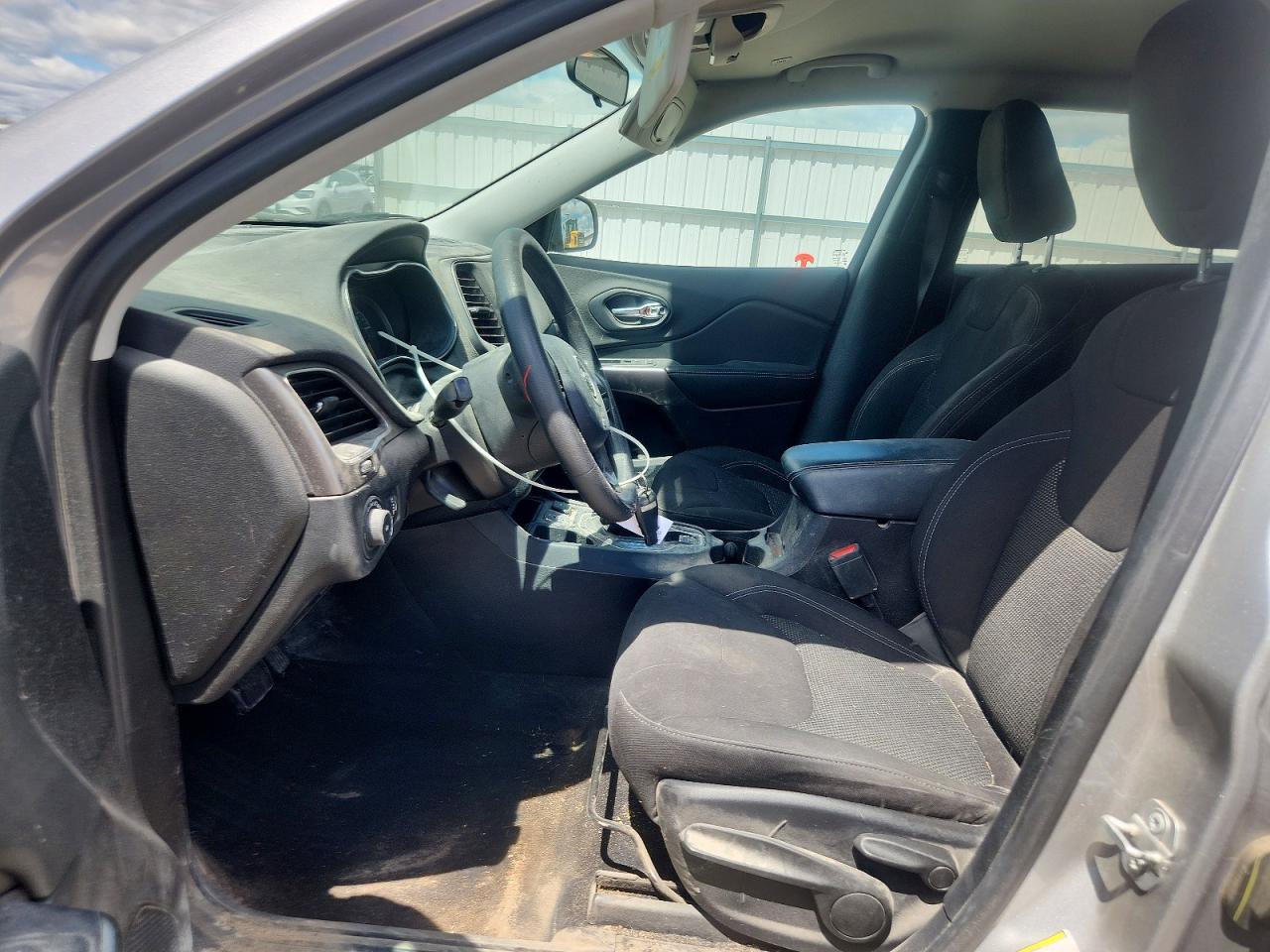 2019 JEEP CHEROKEE LATITUDE photo 13