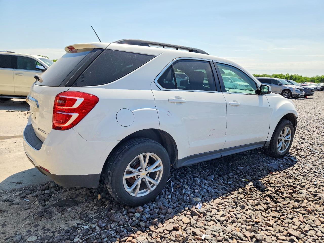2017 CHEVROLET EQUINOX LT photo 5