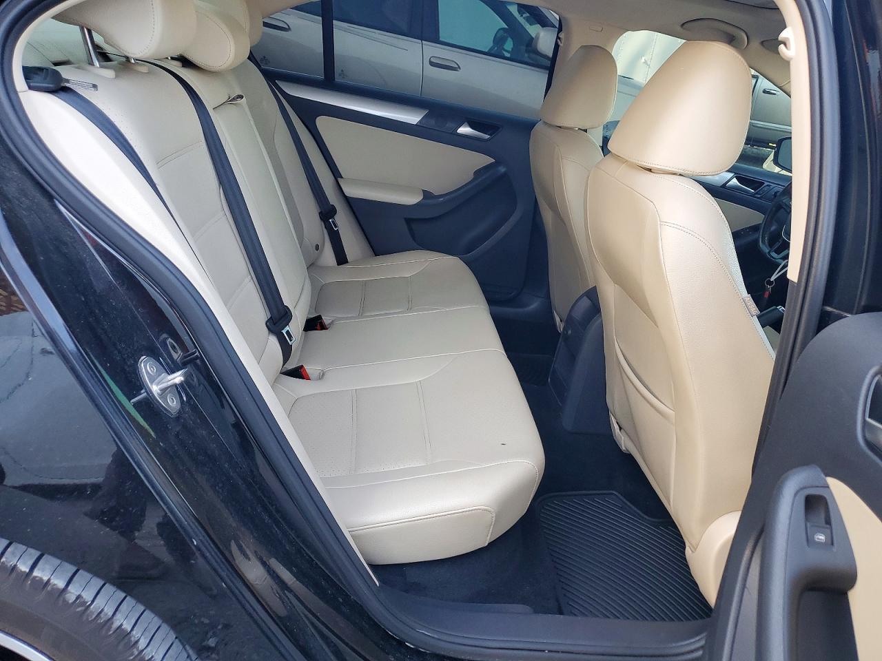 2017 VOLKSWAGEN JETTA SE photo 28