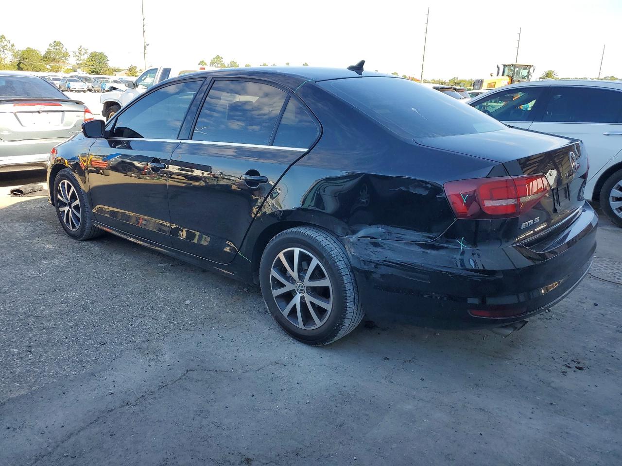 2017 VOLKSWAGEN JETTA SE photo 4