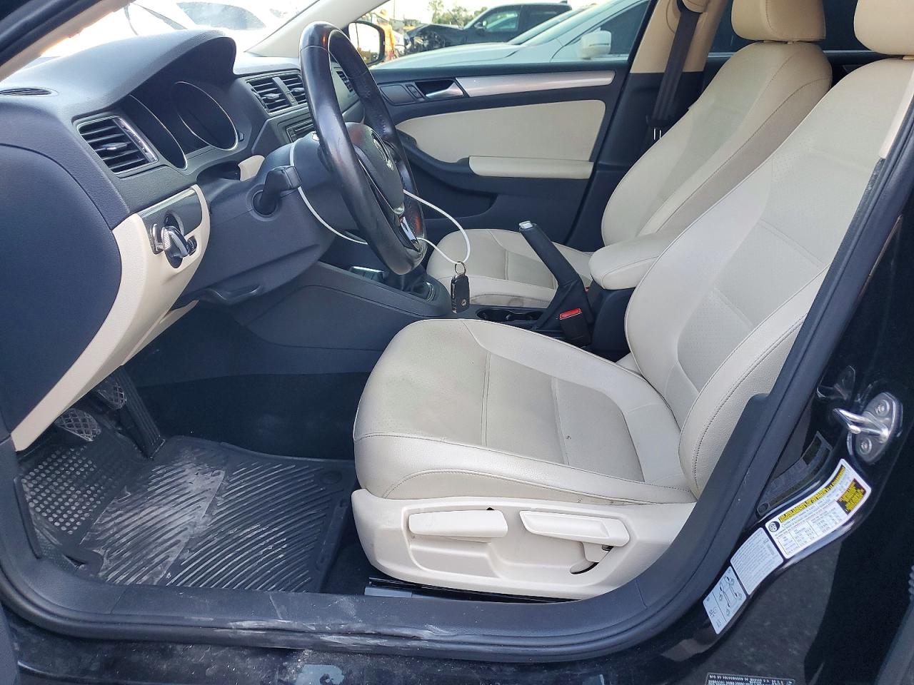 2017 VOLKSWAGEN JETTA SE photo 19