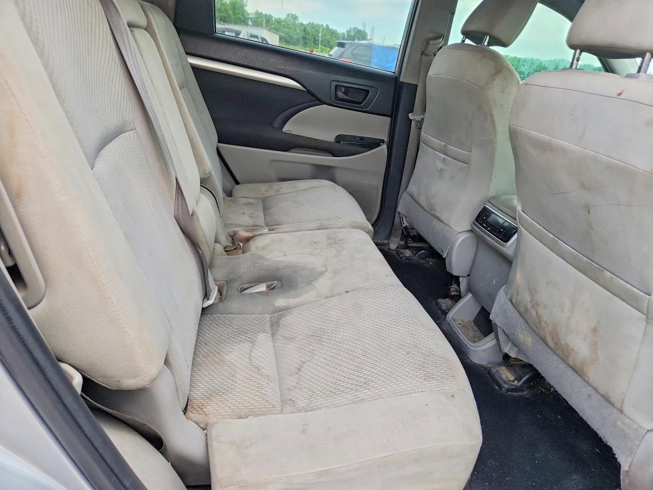 2019 TOYOTA HIGHLANDER LE photo 11
